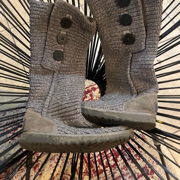 Uggs size 8 - Picture 8 of 13